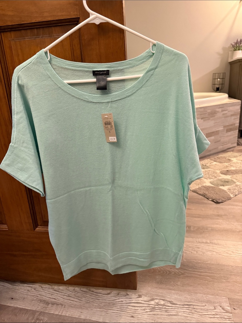Ann Taylor Mint Green Short Sleeve Knit Top